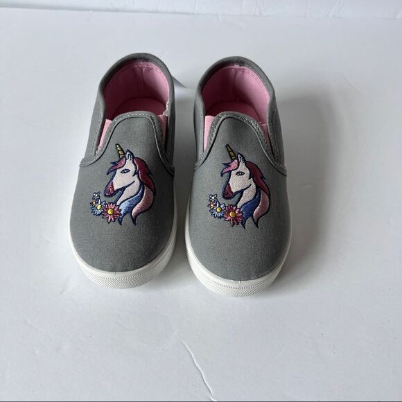 Oshkosh B’gosh Maeve Light Gray Unicorn Slip On Shoes - Picture 3 of 8